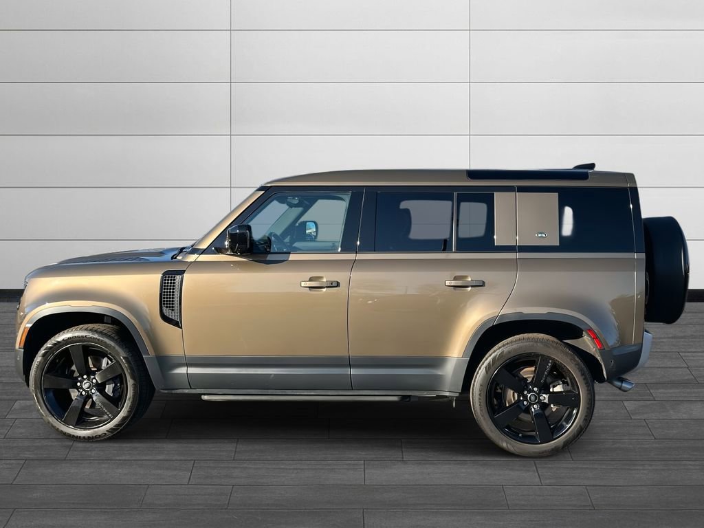 Certified 2024 Land Rover Defender 110 SE AWD/4WD image 2