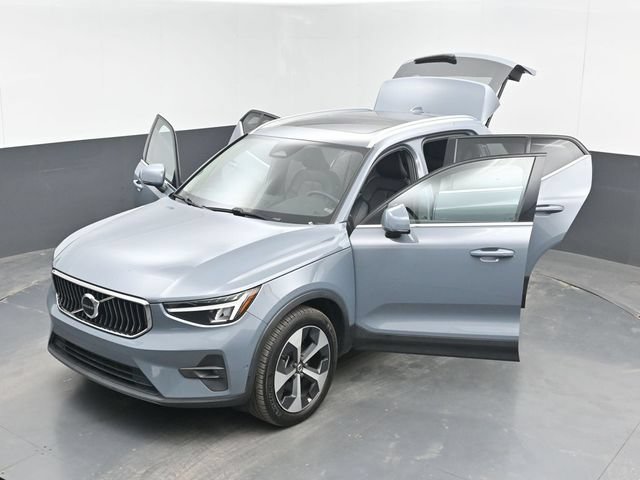 Used 2023 Volvo XC40 B4 Ultimate FWD image 50
