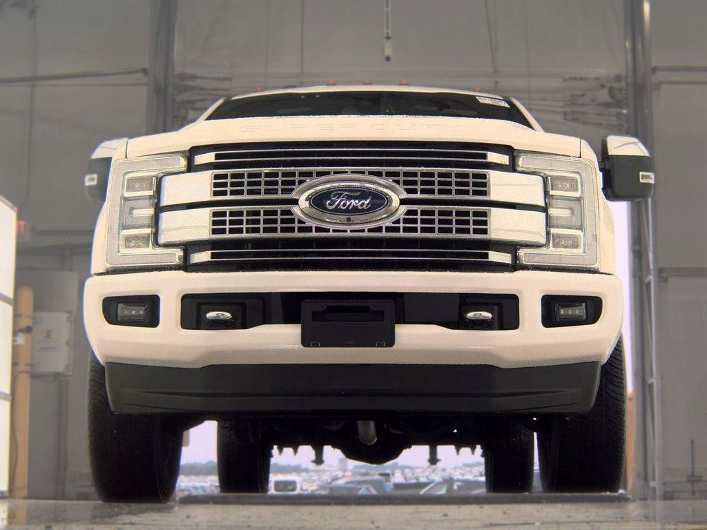 Used 2017 Ford F250 Platinum w/ Platinum Ultimate Package AWD/4WD image 3