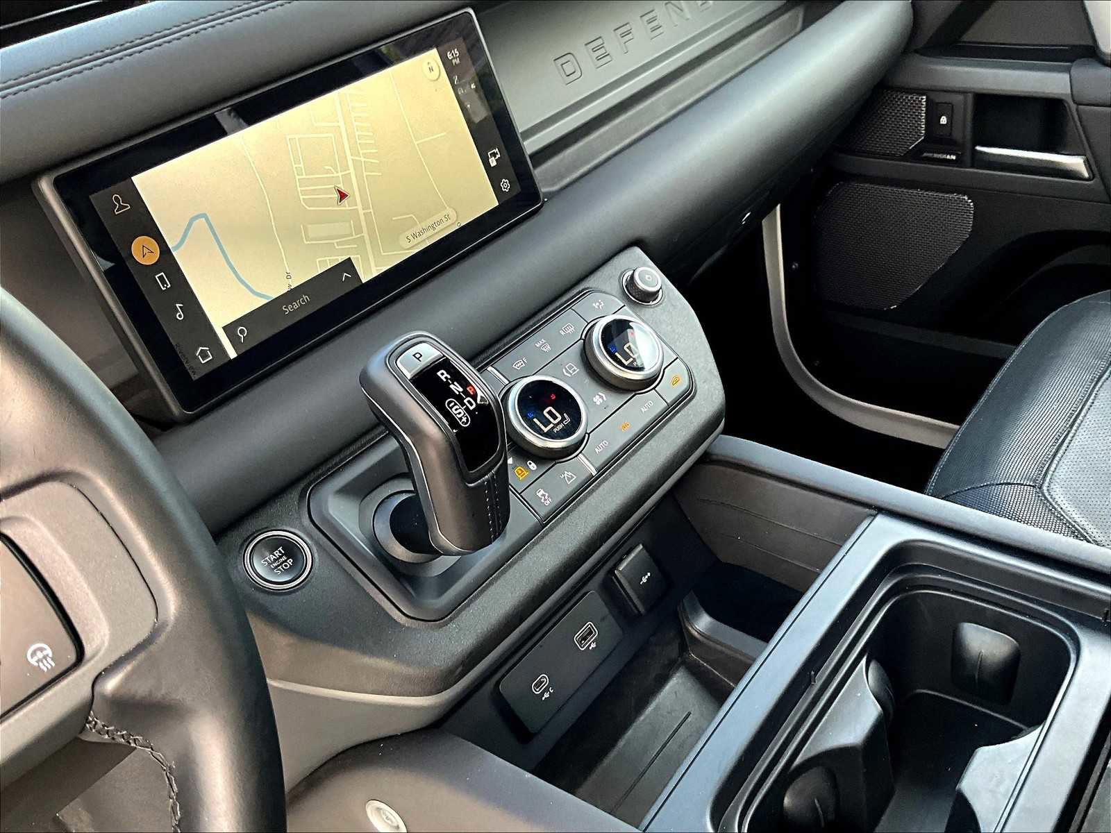 Used 2024 Land Rover Defender 90 X-Dynamic SE image 20