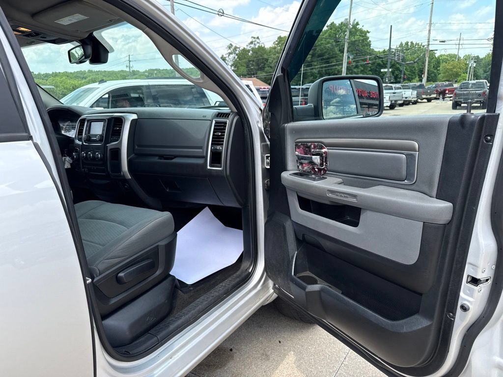 Used 2017 RAM 1500 Outdoorsman AWD/4WD image 32