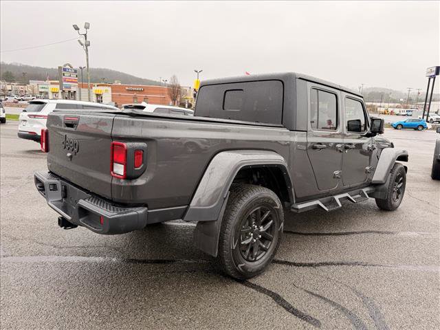 Used 2023 Jeep Gladiator Sport image 7