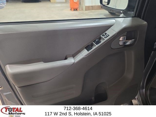 Used 2020 Nissan Frontier SV w/ Midnight Edition Floor Mats AWD/4WD image 11
