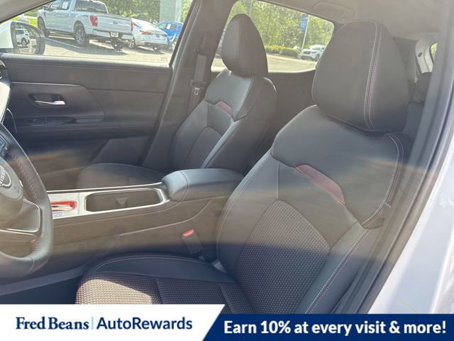 New 2025 Nissan Kicks SR image 11