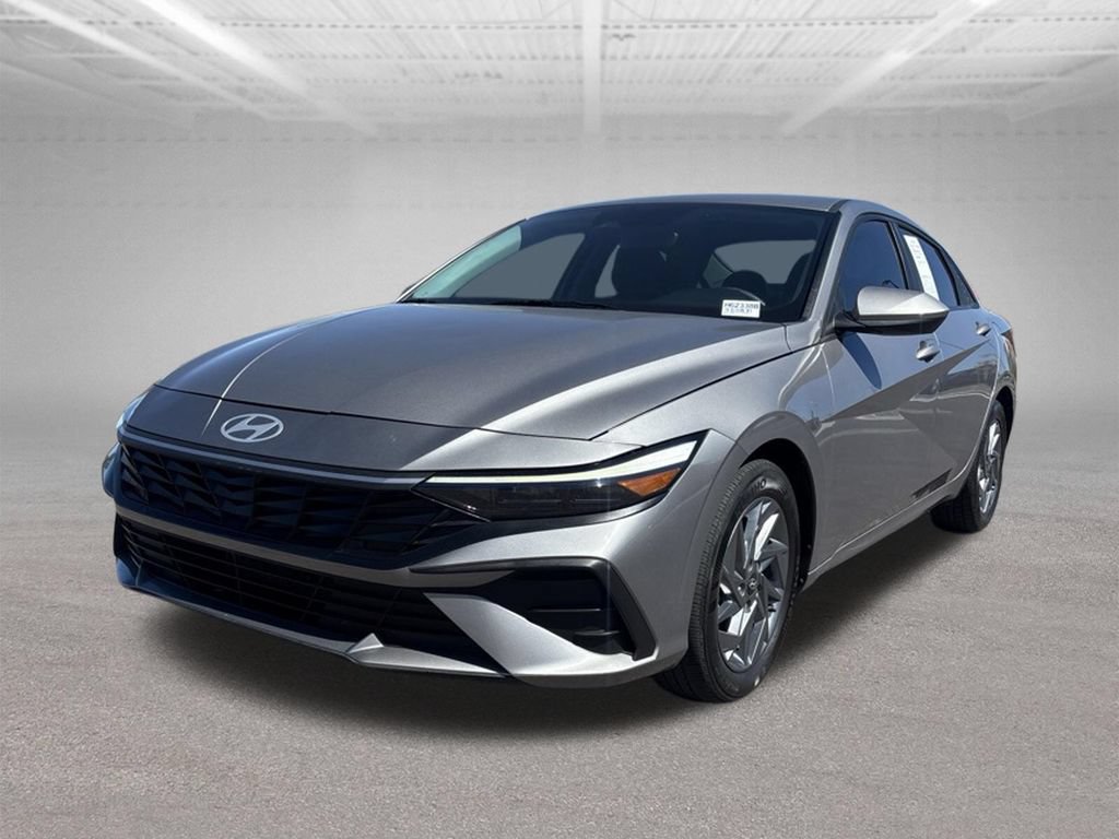 Used 2024 Hyundai Elantra Blue FWD image 1