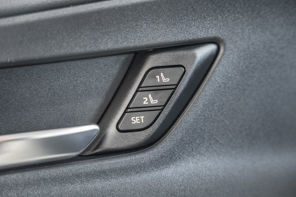 Used 2023 Toyota Prius Prime Premium image 41