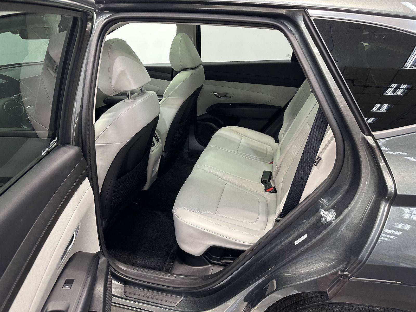 Used 2025 Hyundai Tucson SEL AWD/4WD image 29