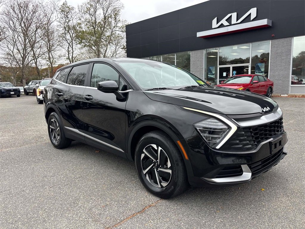 Used 2024 Kia Sportage LX image 1