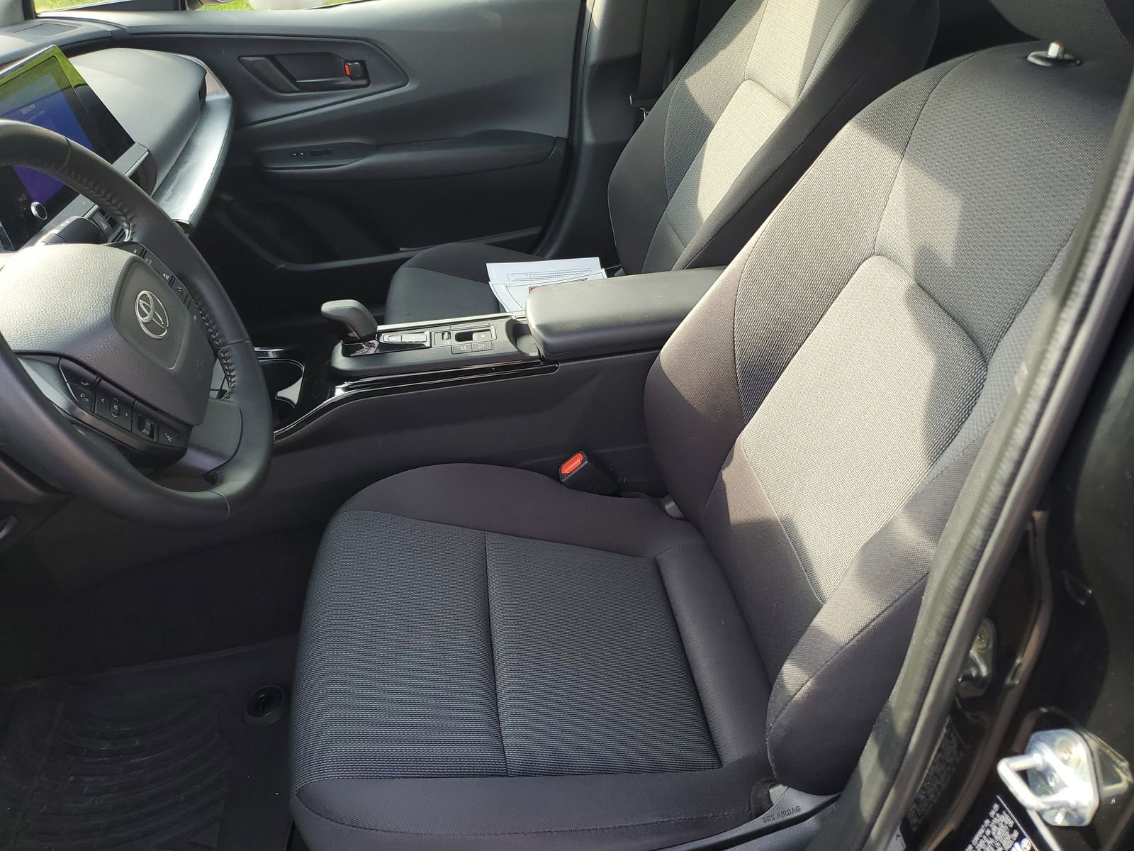 Used 2025 Toyota Prius LE image 16