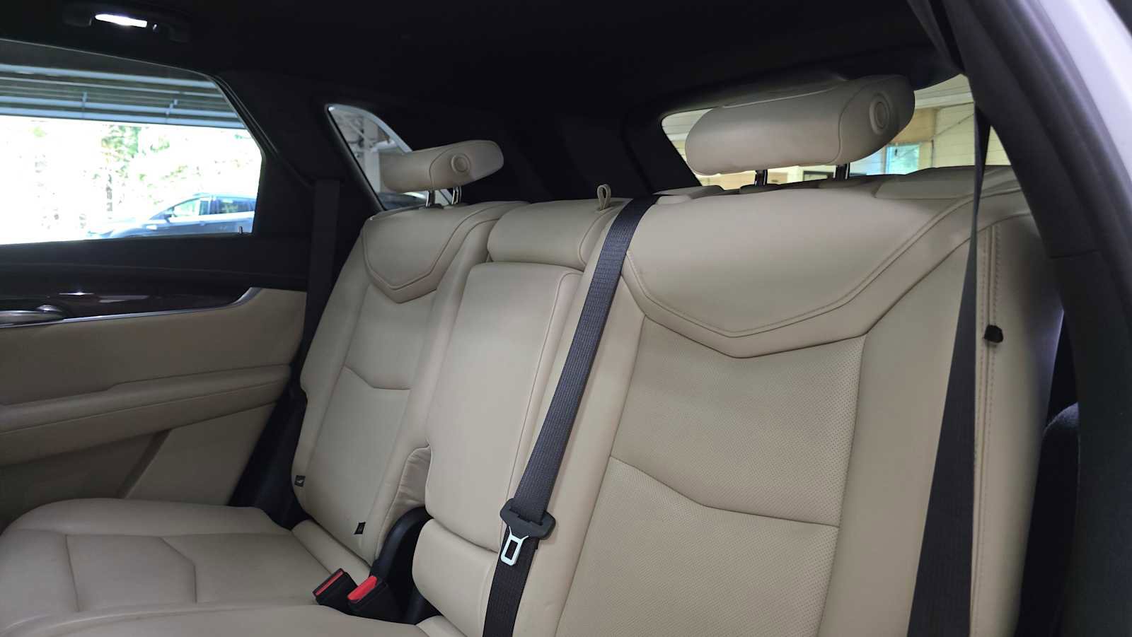 Used 2018 Cadillac XT5 Luxury w/ Driver Awareness Package image 17