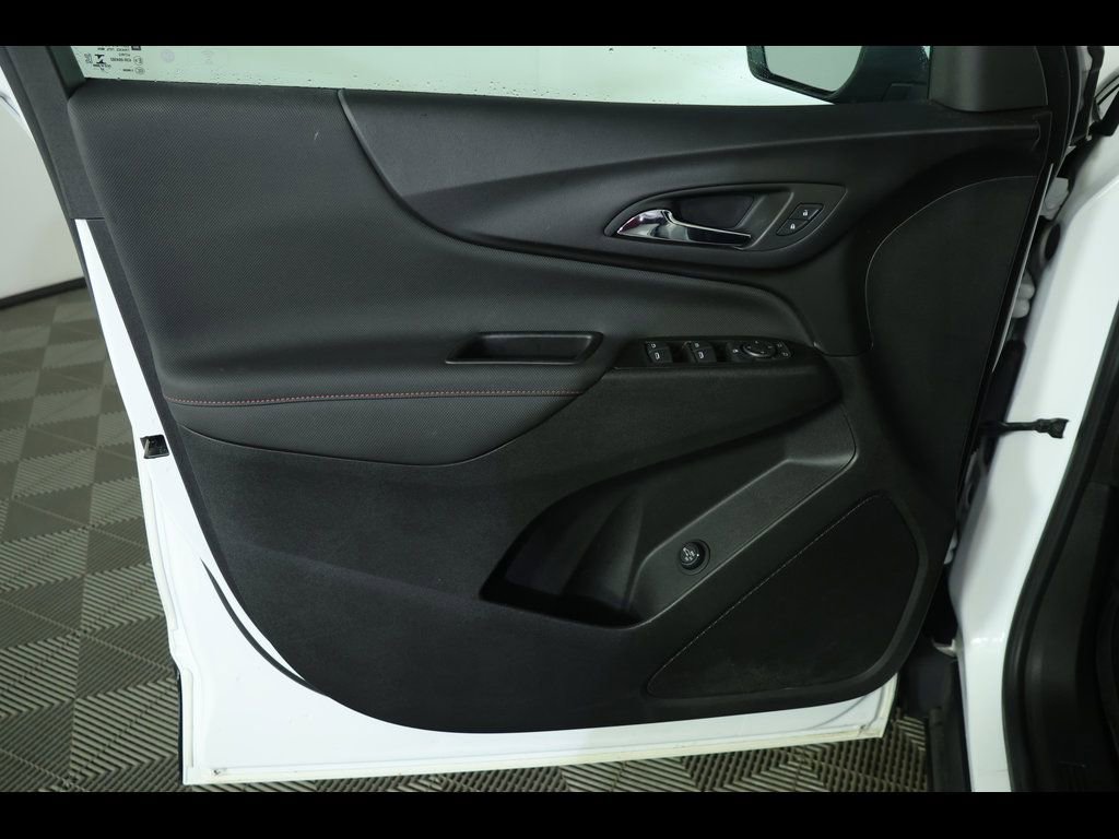 Used 2022 Chevrolet Equinox RS w/ LPO, Floor Liner Package image 22