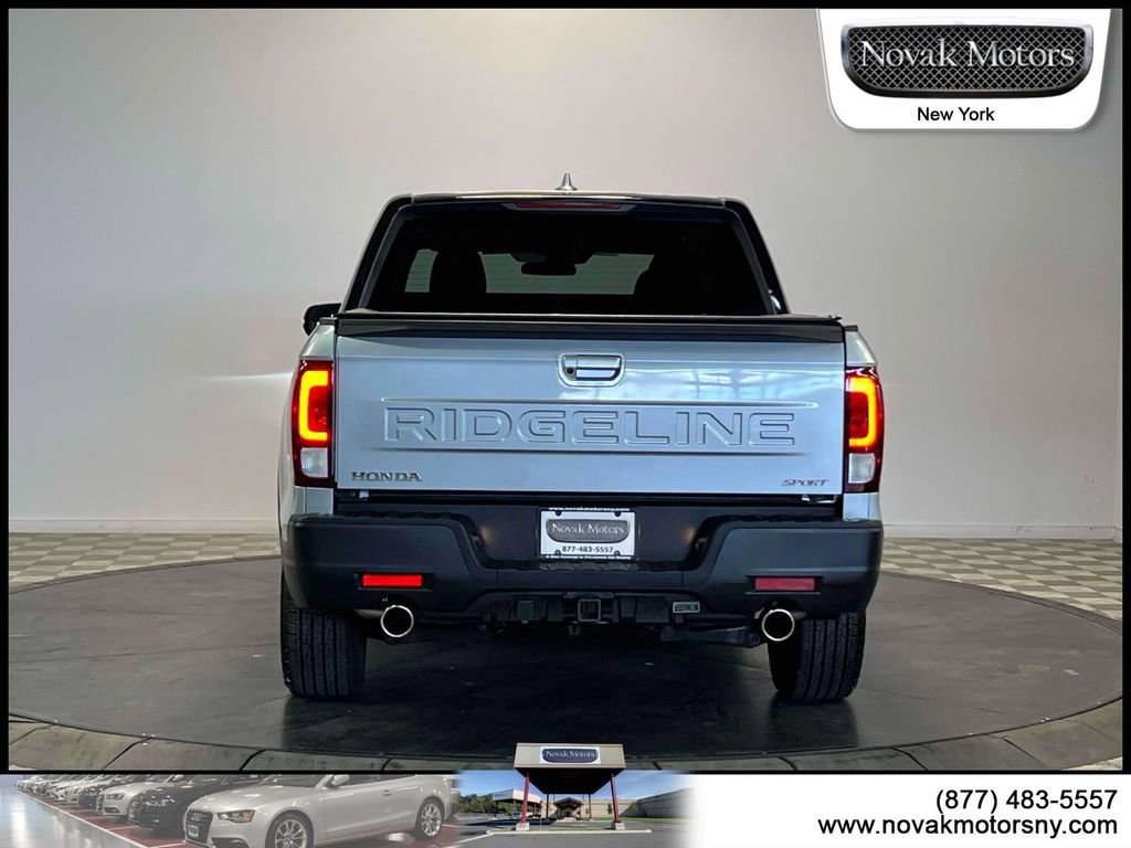 Used 2025 Honda Ridgeline Sport image 7
