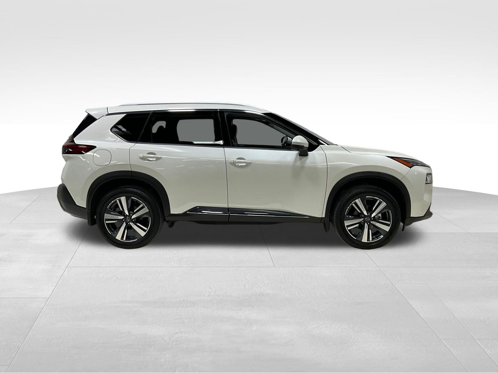 Used 2023 Nissan Rogue SL AWD/4WD image 4
