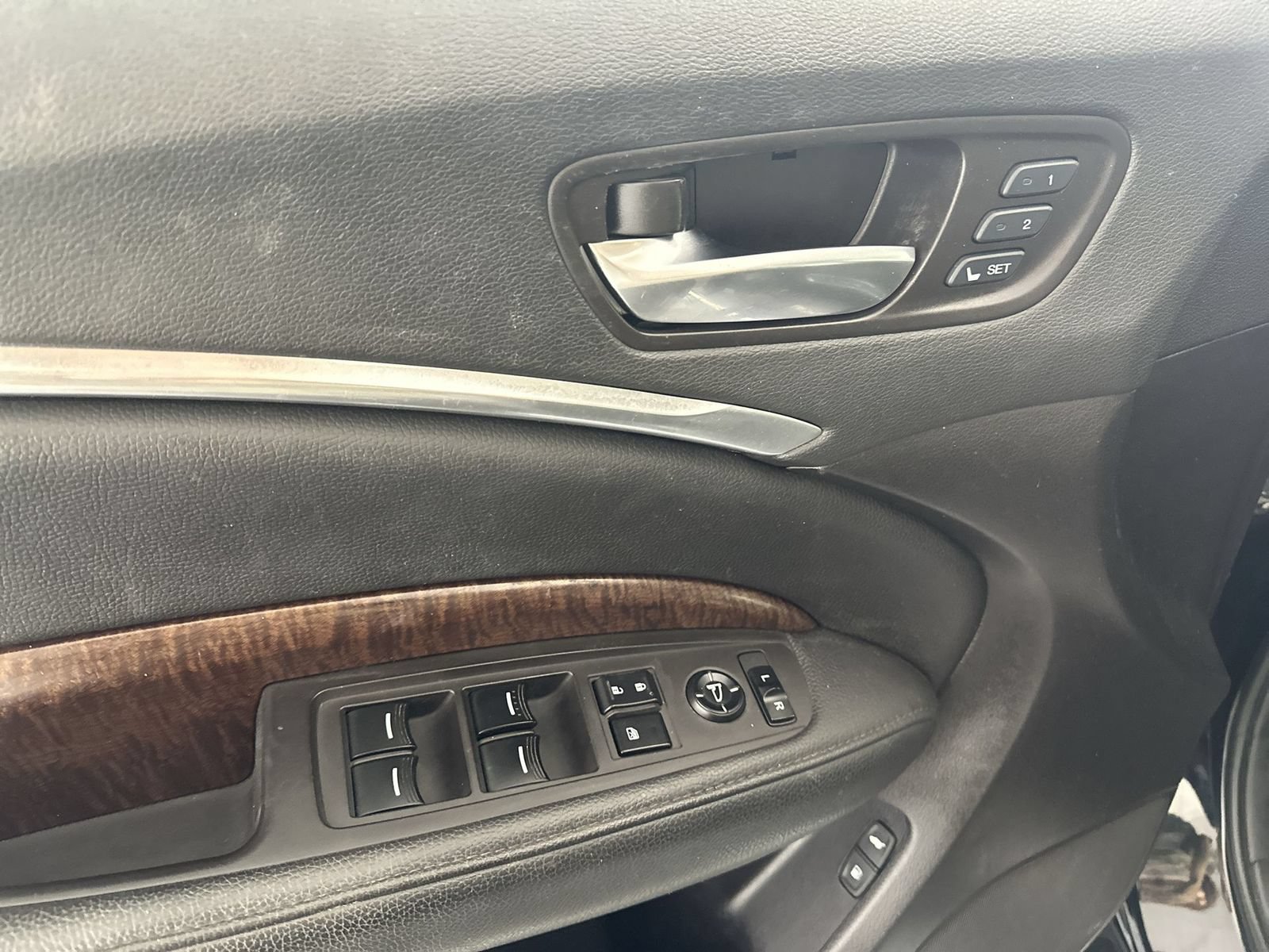 Used 2019 Acura MDX SH-AWD image 13
