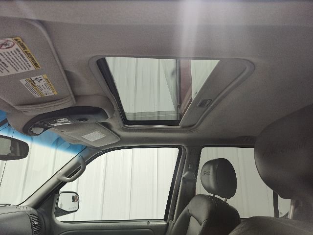 Used 2004 Ford Explorer Sport Trac 4x4 image 13