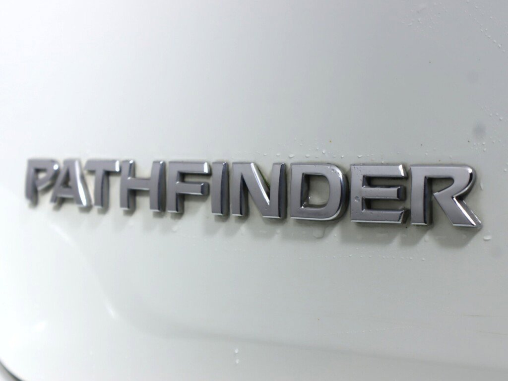 Used 2018 Nissan Pathfinder S image 37