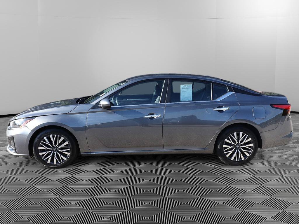 Used 2023 Nissan Altima 2.5 SV FWD image 4