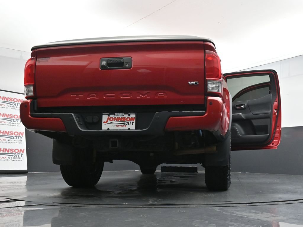 Used 2016 Toyota Tacoma TRD Off-Road w/ Premium & Technology Package image 39