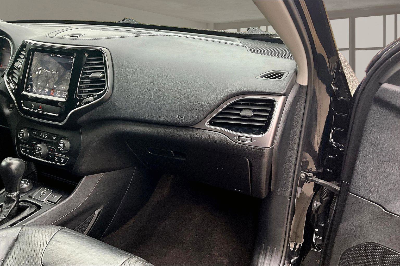 Used 2020 Jeep Cherokee Limited image 18