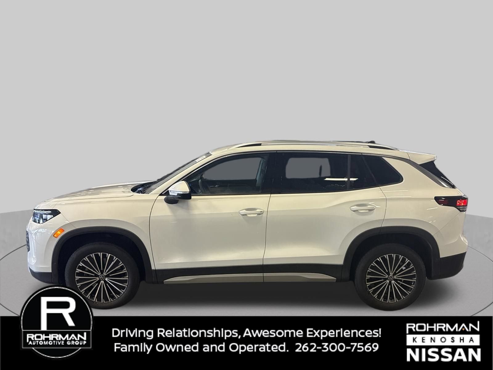 Used 2025 Volkswagen Tiguan S w/ 18" Wheel Package AWD/4WD image 2