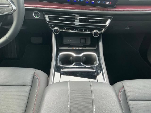 Used 2026 Chevrolet Traverse Z71 w/ Driver Confidence Package AWD/4WD image 27