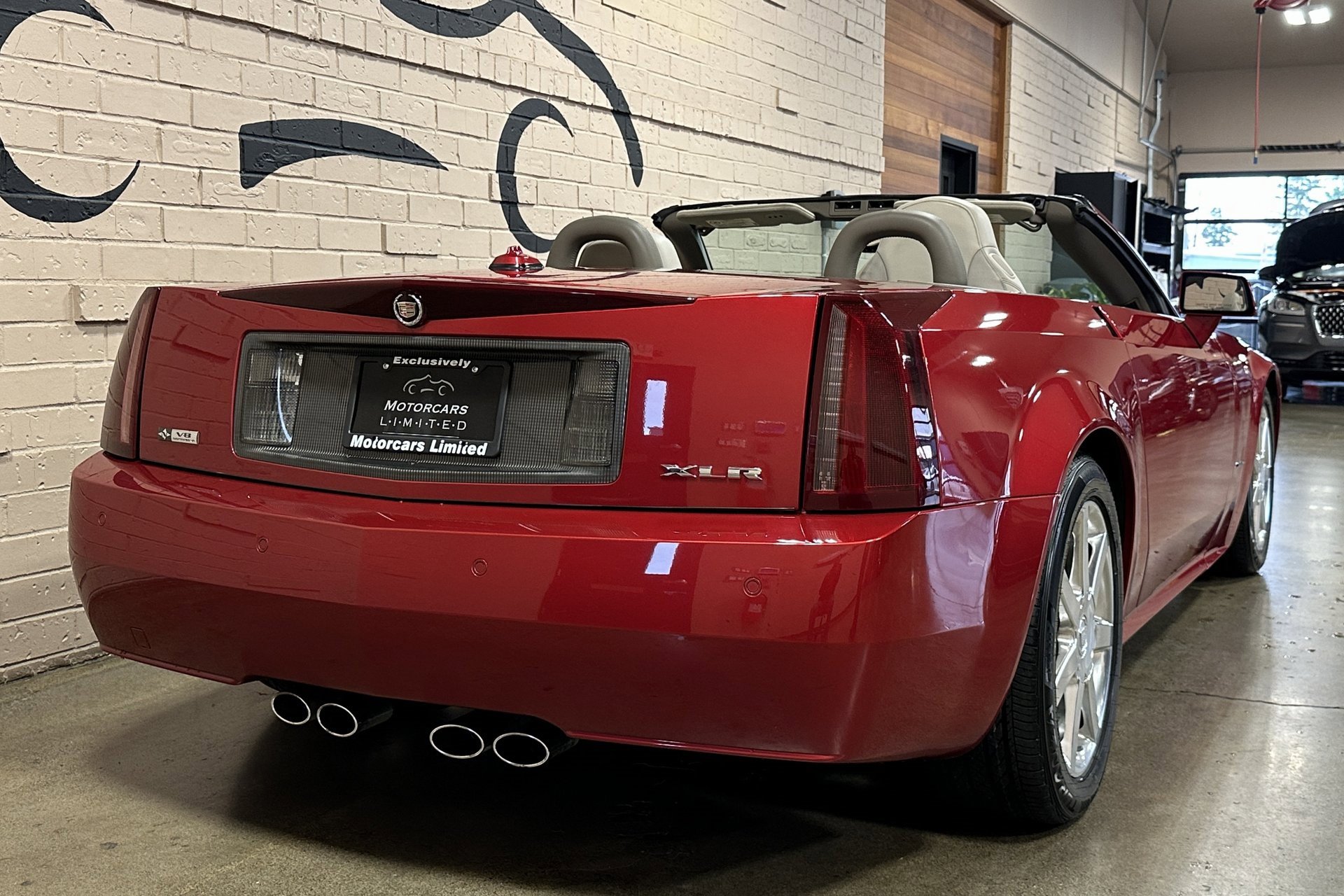 Used 2005 Cadillac XLR image 8
