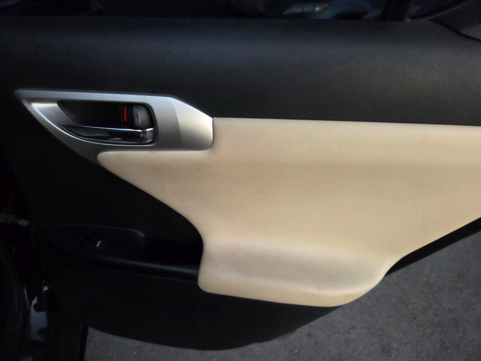 Used 2012 Lexus CT 200h Premium w/ Premium Audio Pkg image 10