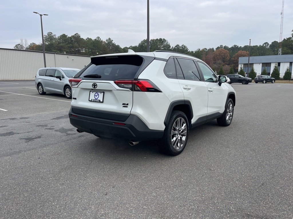 Used 2023 Toyota RAV4 XLE Premium image 8