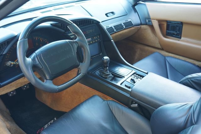 Used 1992 Chevrolet Corvette ZR-1 RWD image 2