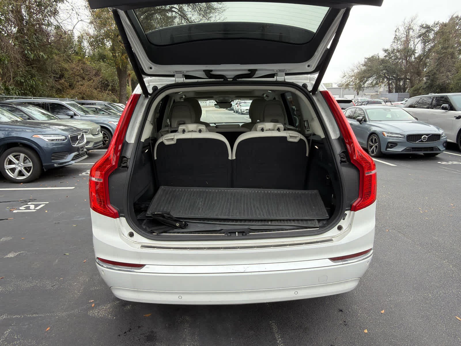 Certified 2023 Volvo XC90 B6 Plus w/ Protection Package Premier image 23