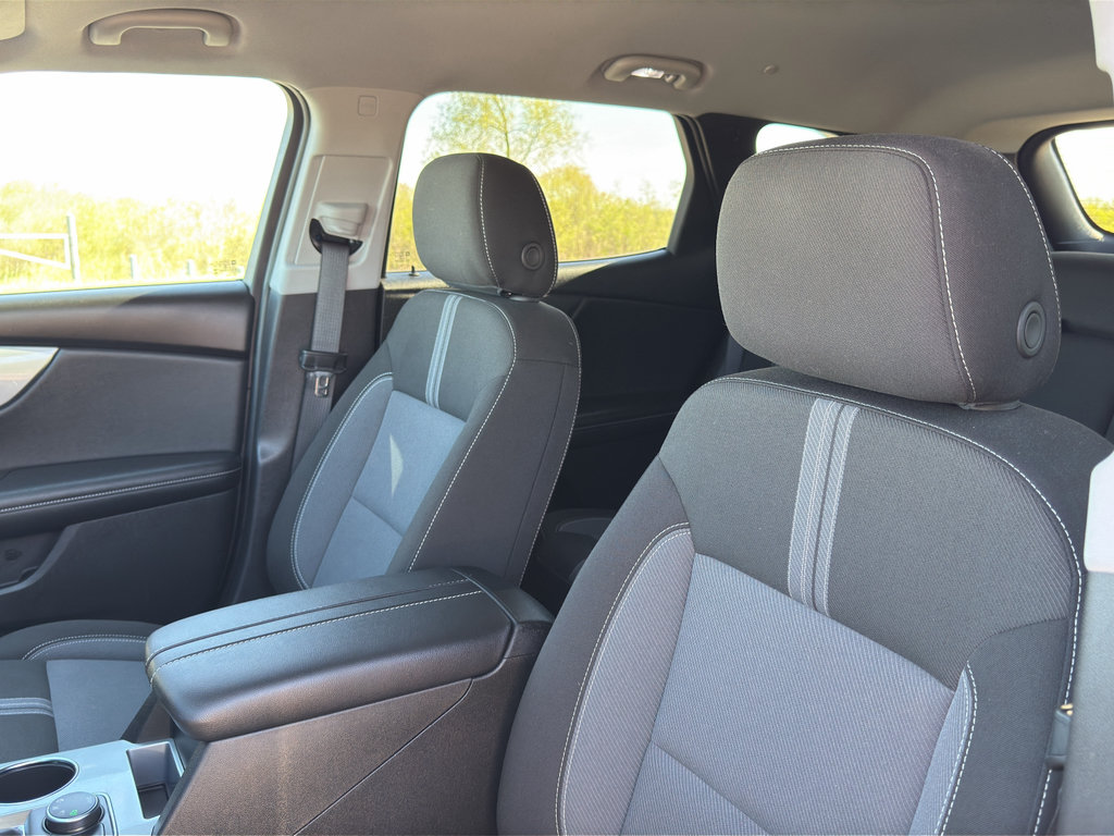 Used 2025 Chevrolet Blazer LT AWD/4WD image 16