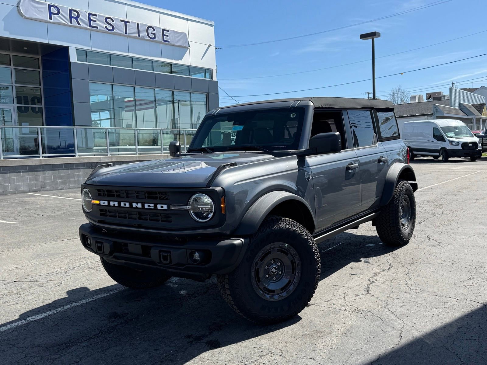 New 2025 Ford Bronco Big Bend w/ Black Diamond Package