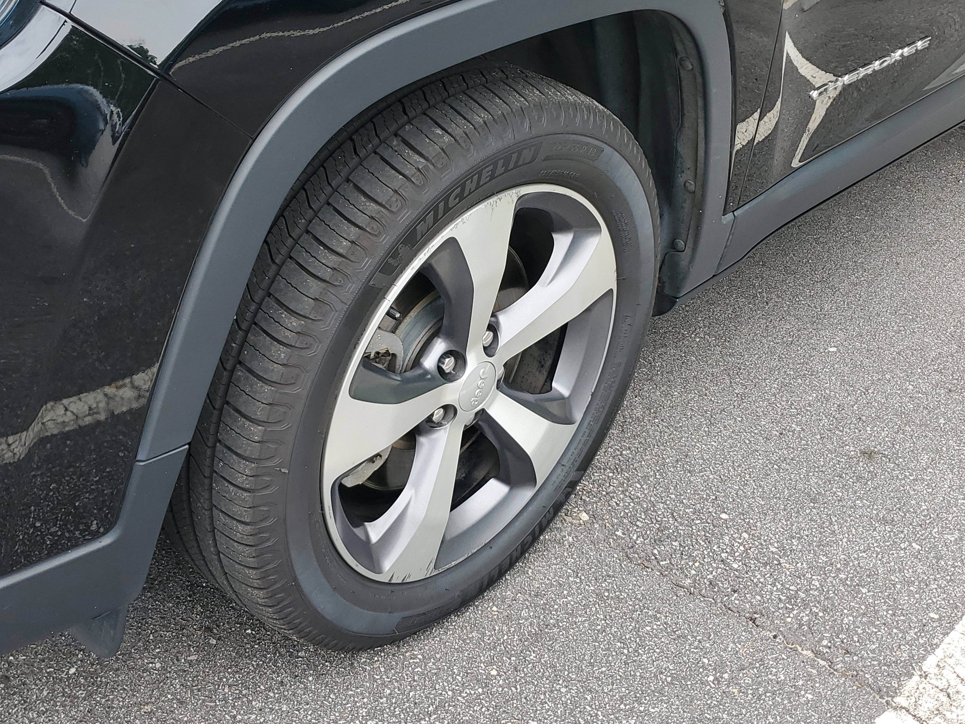 Used 2020 Jeep Cherokee Limited FWD image 6
