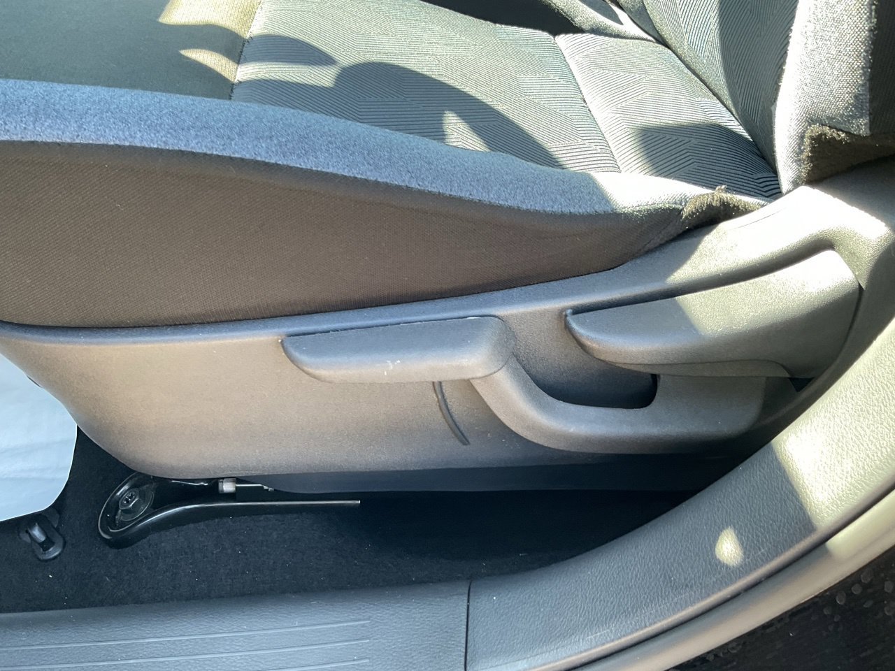 Used 2025 Nissan Versa SV FWD image 12