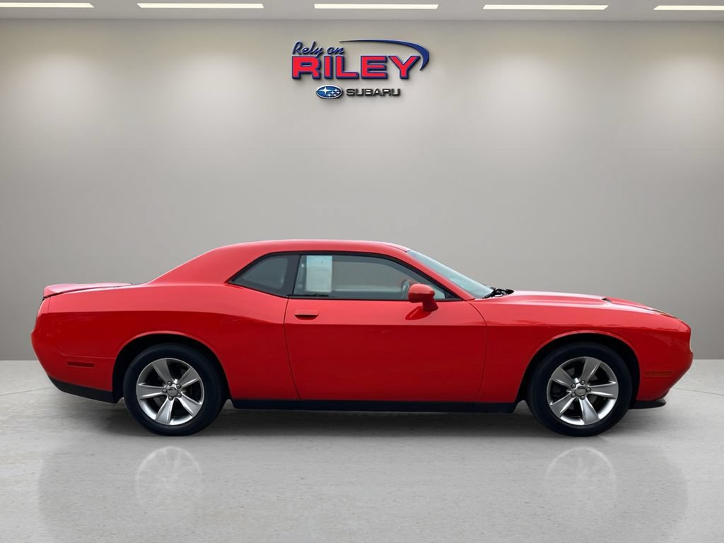 Used 2018 Dodge Challenger SXT RWD image 6