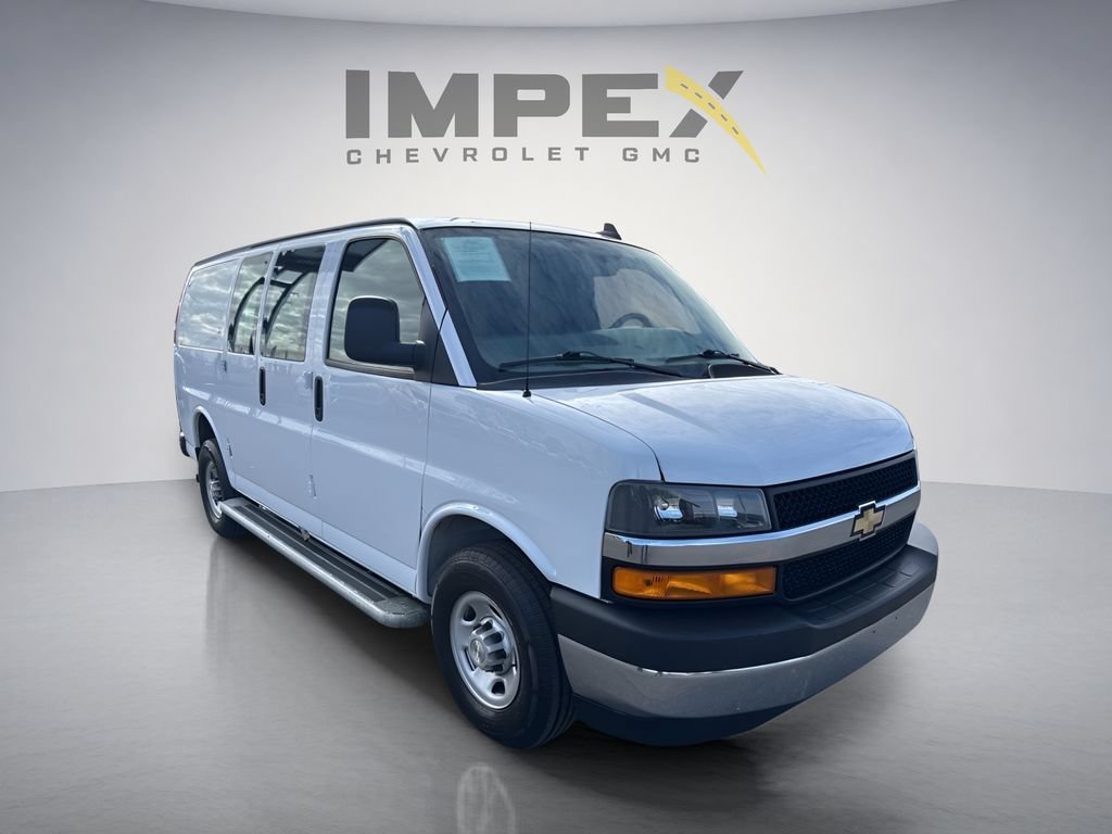 Used 2024 Chevrolet Express 2500 w/ Driver Convenience Package RWD image 7