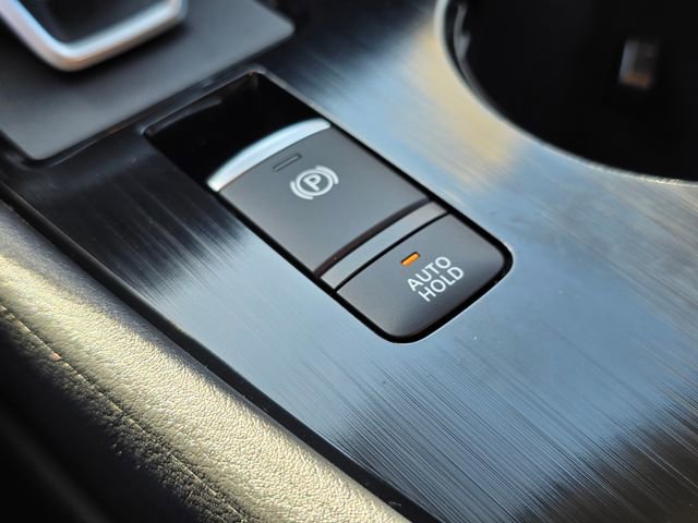 Used 2024 Nissan Rogue SV image 31