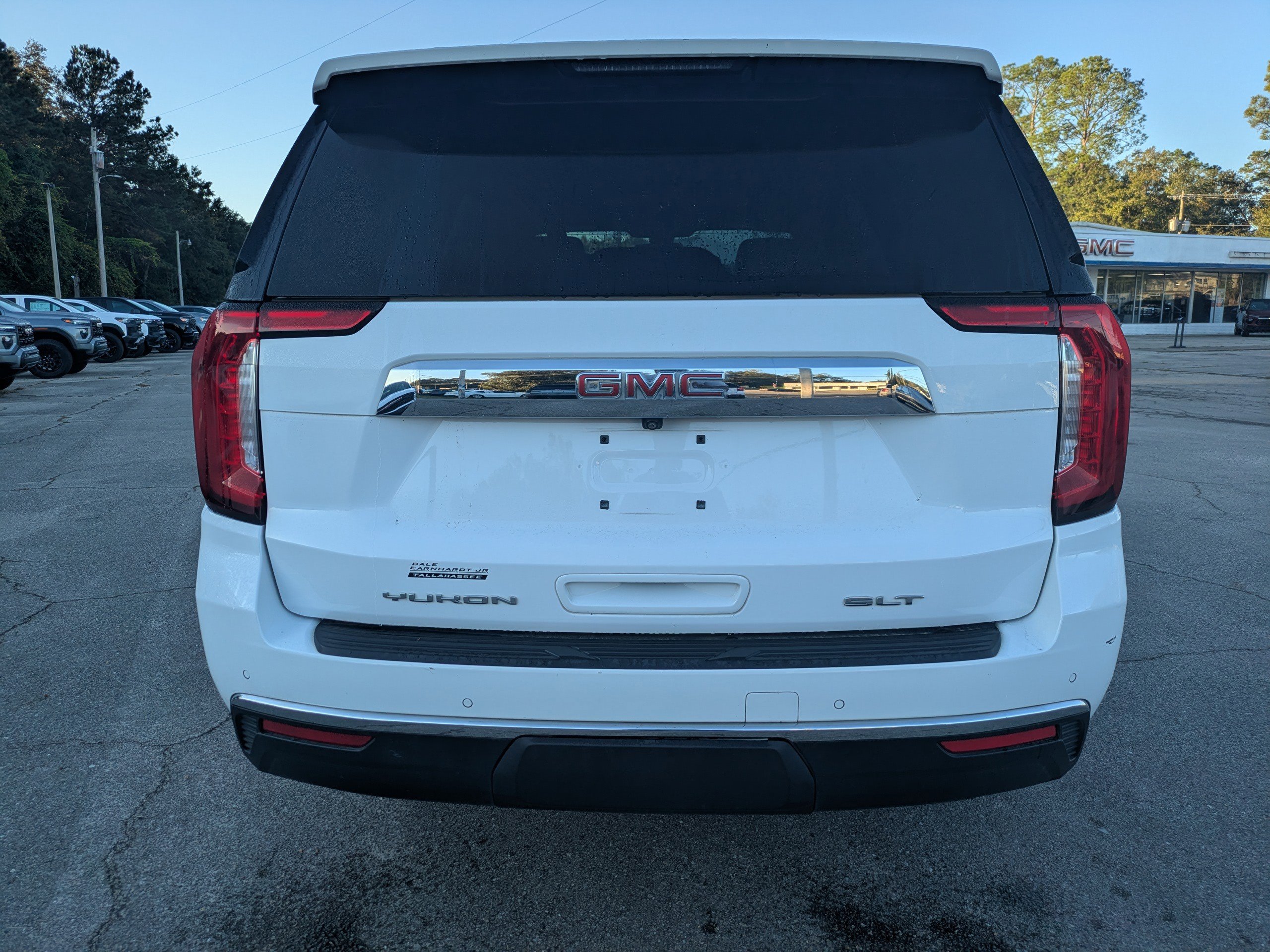 Used 2022 GMC Yukon SLT w/ SLT Premium Package image 6