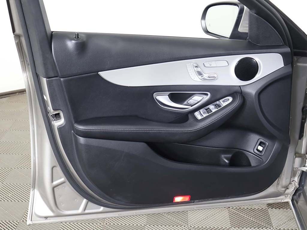 Used 2019 Mercedes-Benz C 300 4MATIC Sedan image 24