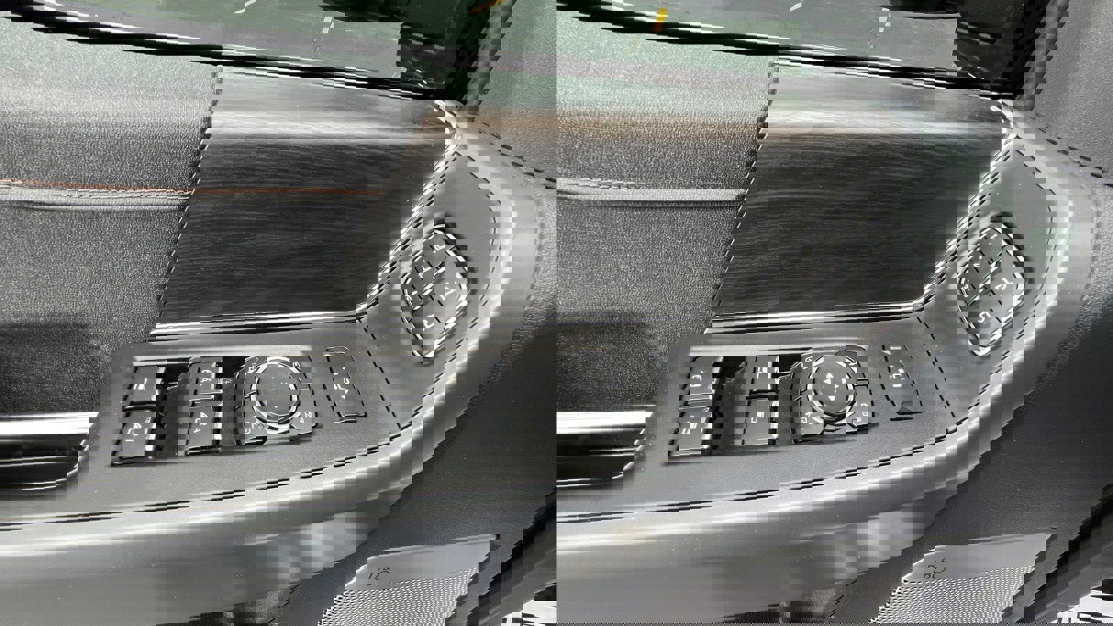 Used 2024 Ford F150 Lariat w/ FX4 Off-Road Package image 13