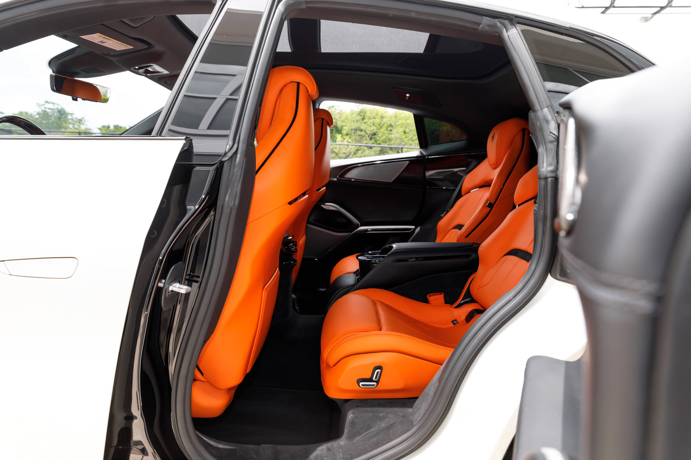 Used 2025 Ferrari Purosangue AWD/4WD image 35