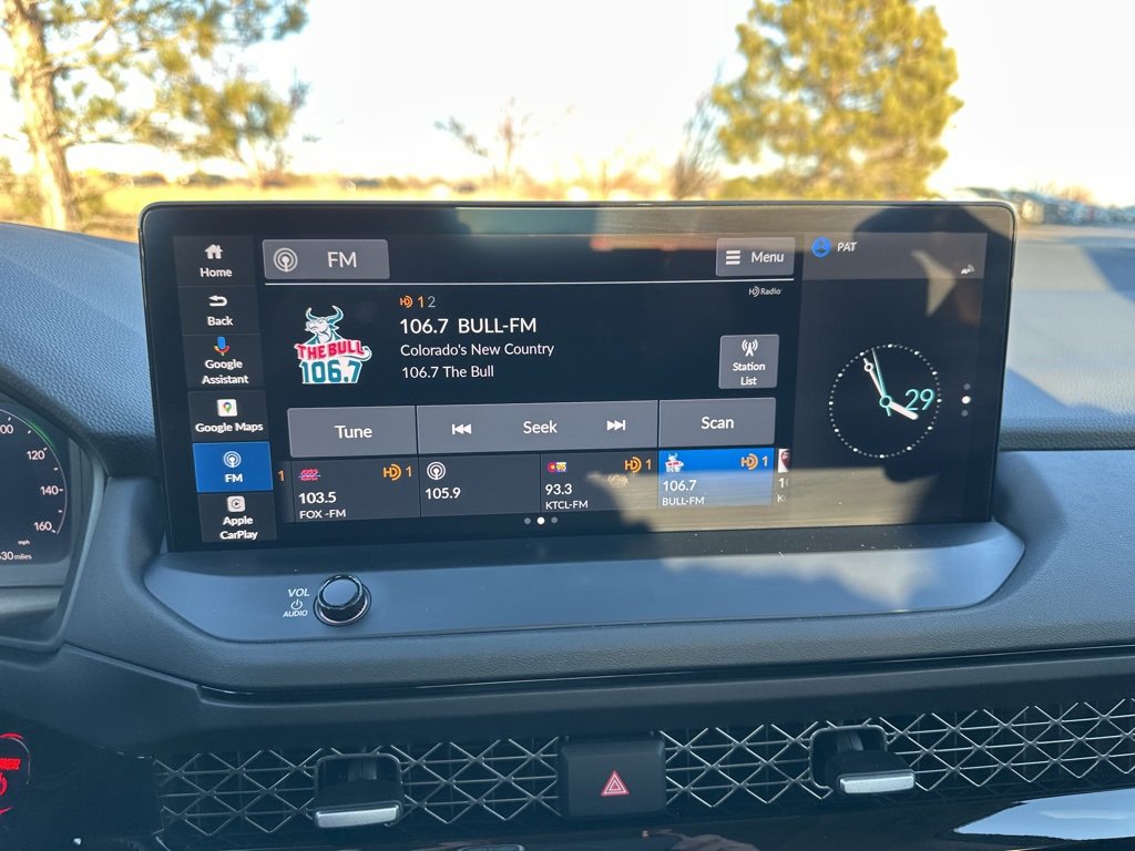 Used 2023 Honda Accord Touring image 3