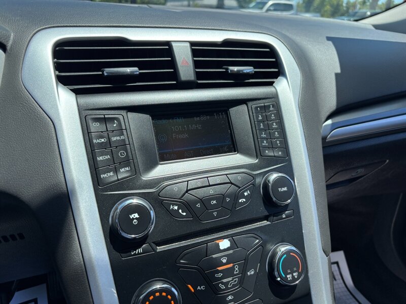 Used 2013 Ford Fusion S FWD image 18