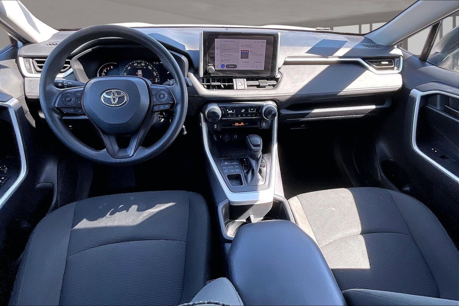 Used 2024 Toyota RAV4 LE image 7