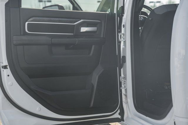 Used 2024 RAM 3500 Big Horn image 38
