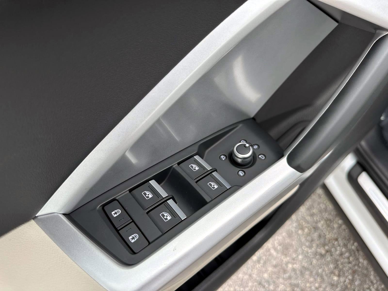 Used 2025 Audi Q3 2.0T Premium w/ Convenience Package image 18