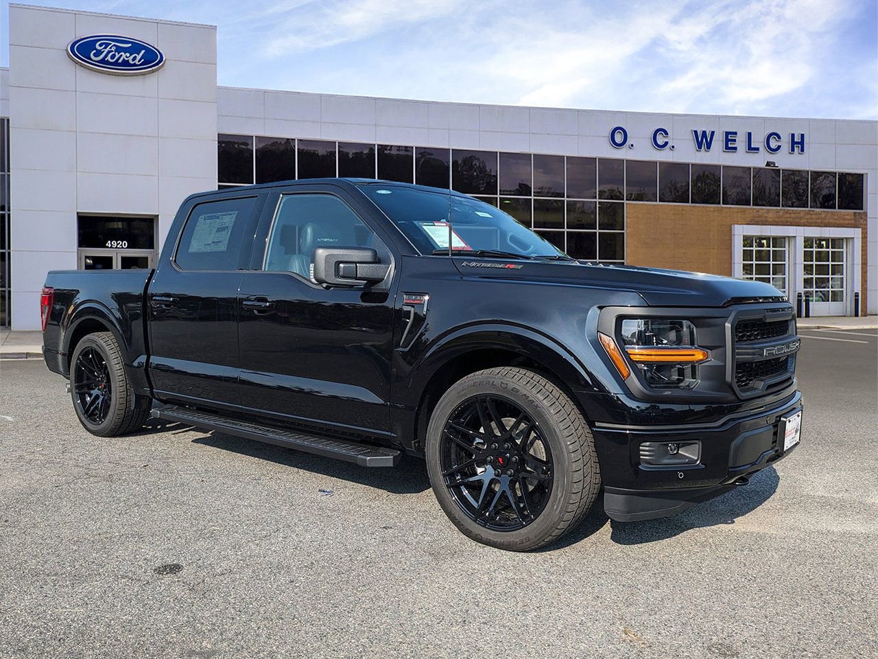 New 2025 Ford F150 XLT w/ Equipment Group 302A MID