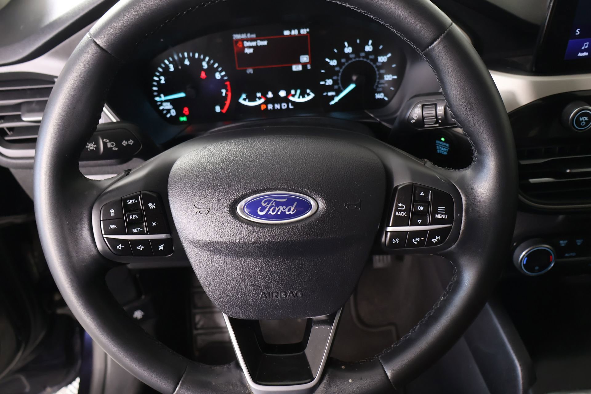 Used 2021 Ford Escape SE w/ SE Sport Appearance Package image 3