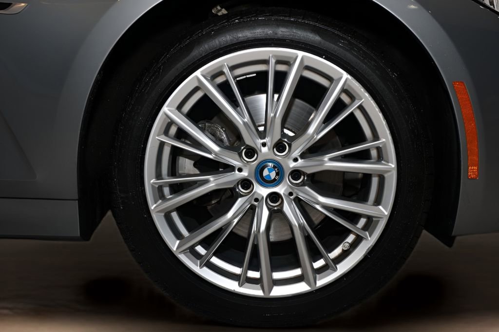 Used 2023 BMW 330e xDrive w/ Premium Package image 28