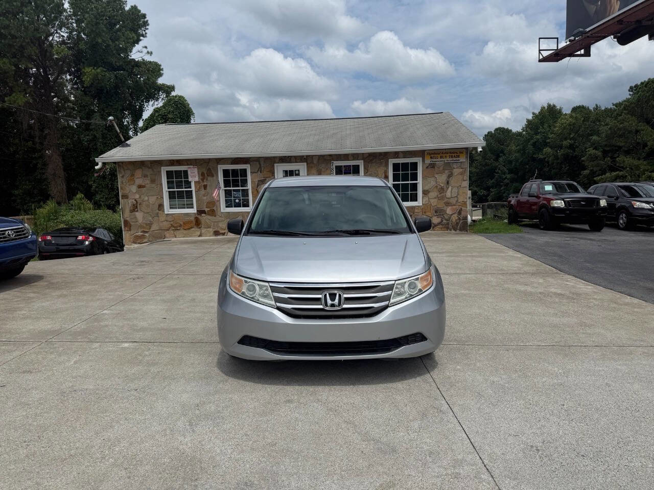 Used 2011 Honda Odyssey LX image 2